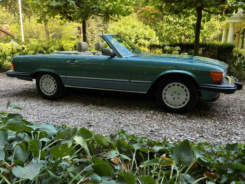 Image 2/30 of Mercedes-Benz 560 SL (1988)