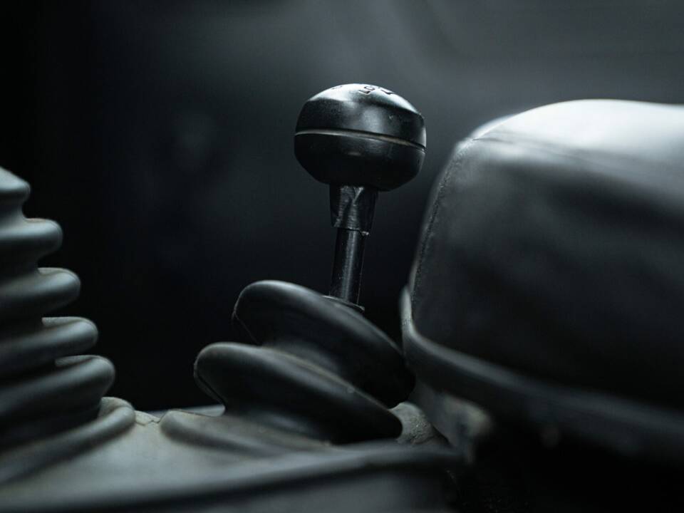 Image 35/50 of Land Rover 90 (1985)