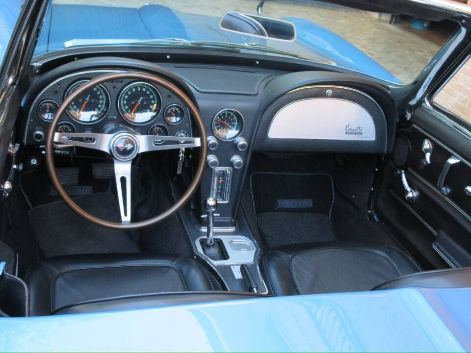 Imagen 9/42 de Chevrolet Corvette Sting Ray Convertible (1967)