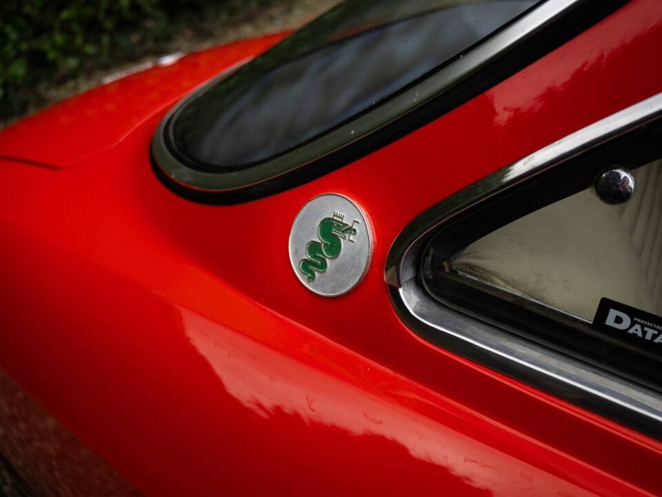 Image 11/20 of Alfa Romeo Giulia 1600 GT Junior (1976)