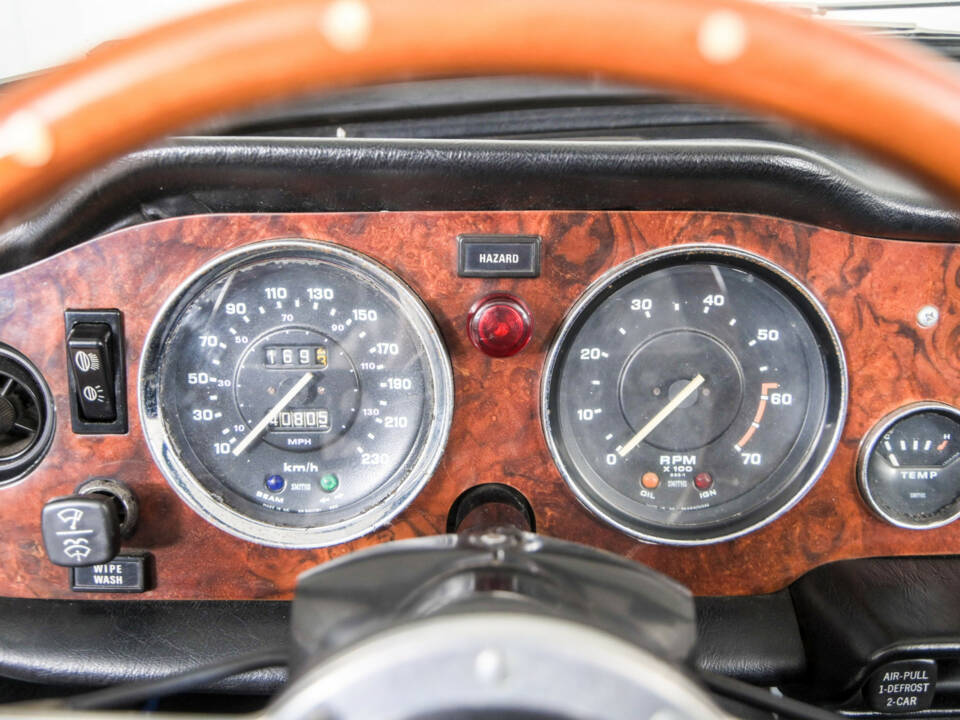 Immagine 15/50 di Triumph TR 6 (1973)