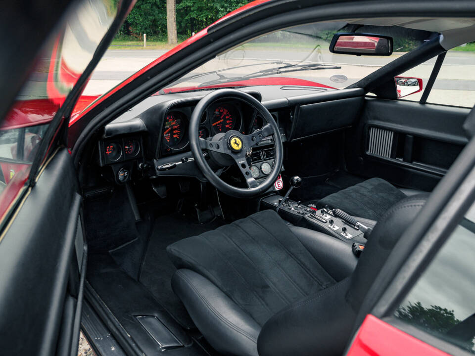 Image 26/52 of Ferrari 512 BB (1978)