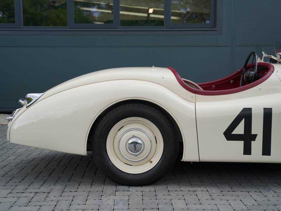 Image 17/50 of Jaguar XK 120 OTS (1950)