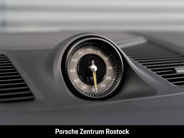 Obraz 13/33 pojazdu Porsche Cayenne Coupé Turbo S E-Hybrid (2026)