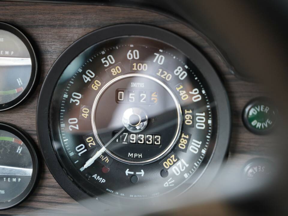 Image 34/50 of Volvo 1800 E (1972)