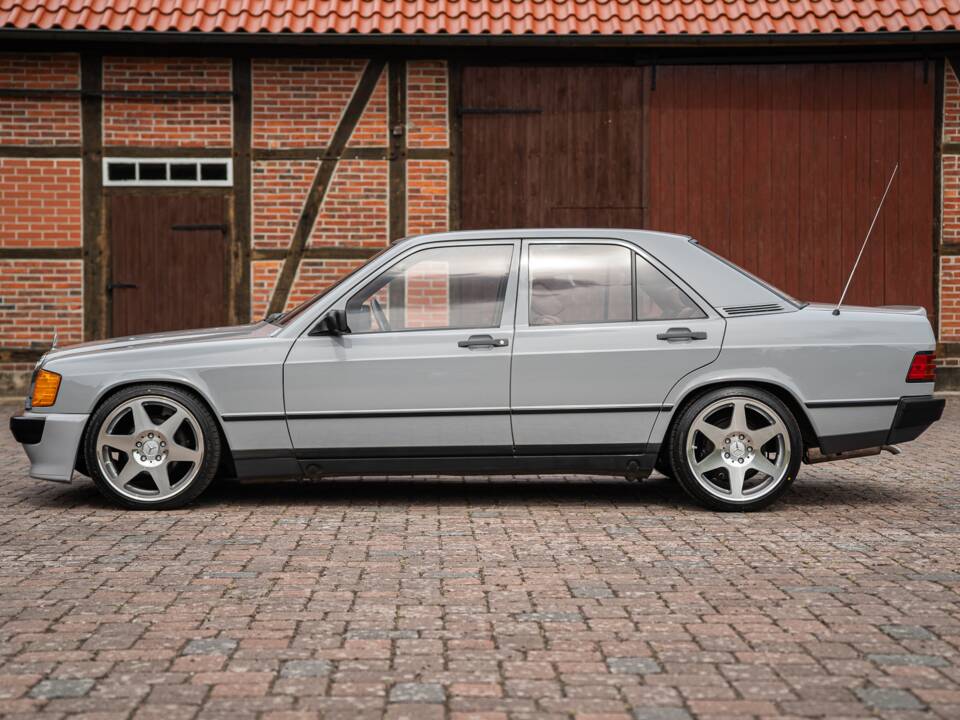 Bild 11/62 von Mercedes-Benz 190 E (1983)