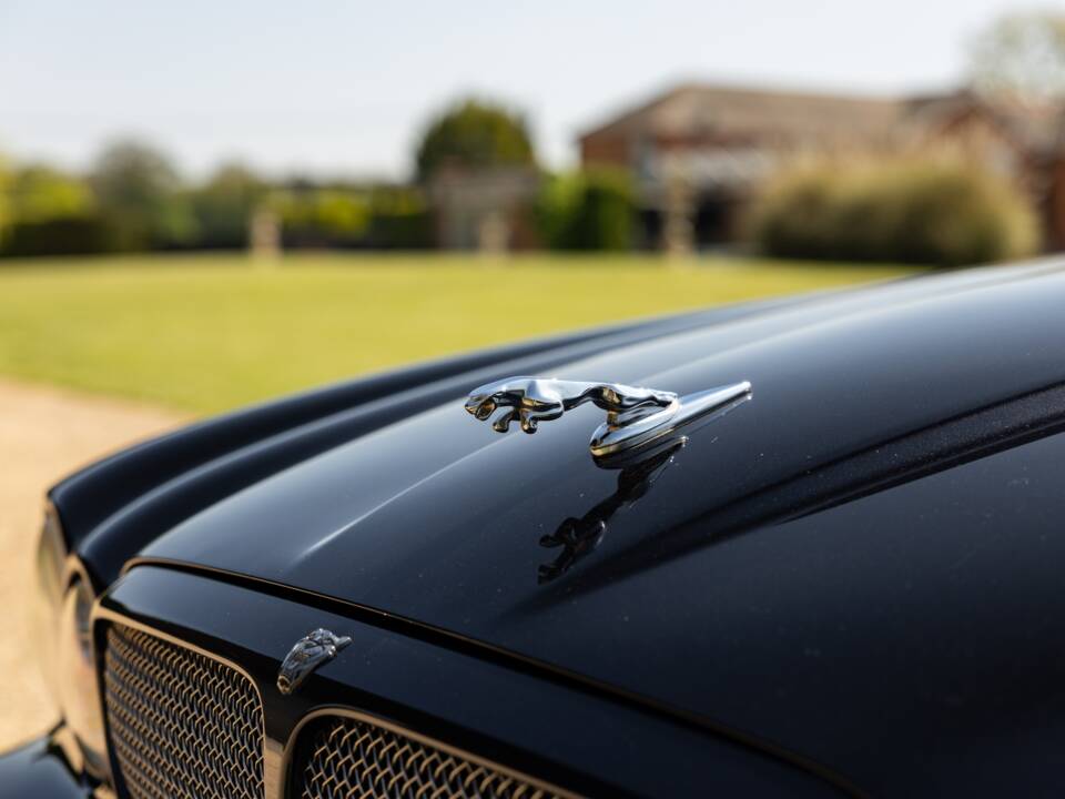 Image 12/43 of Jaguar XJR (2003)