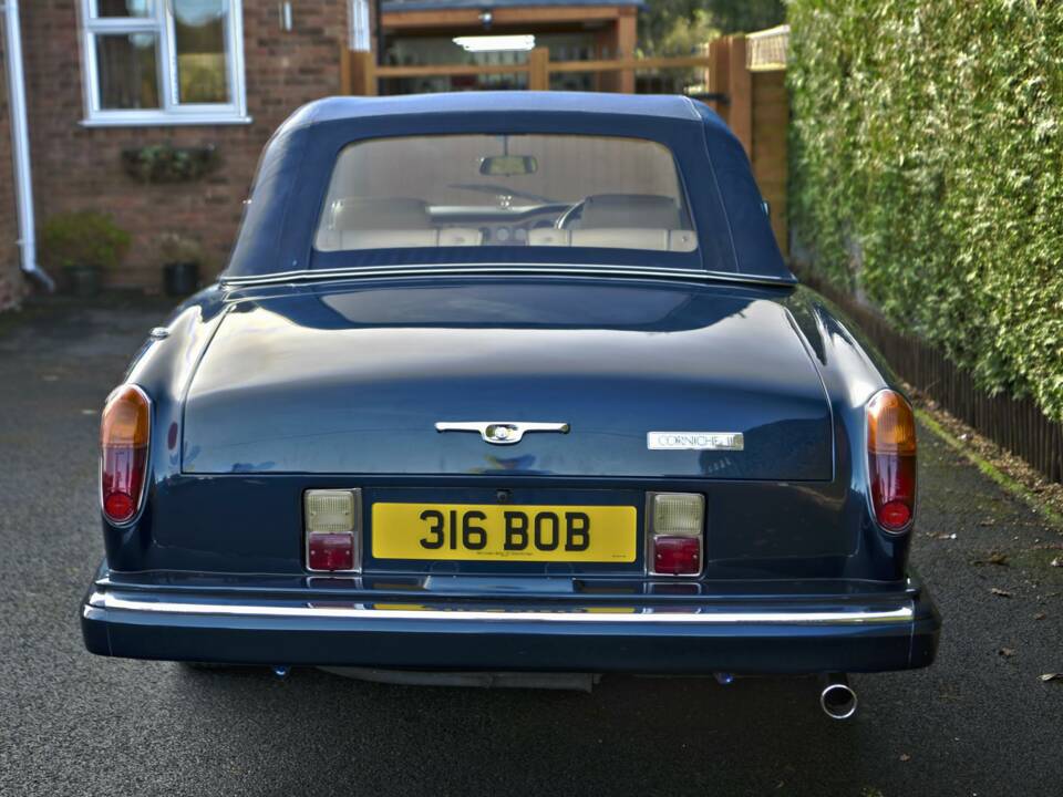 Image 18/50 of Rolls-Royce Corniche III (1990)