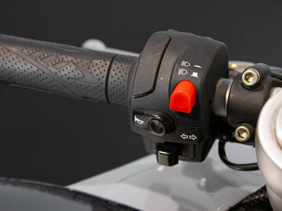 Bild 50/50 von Benelli DUMMY (2002)