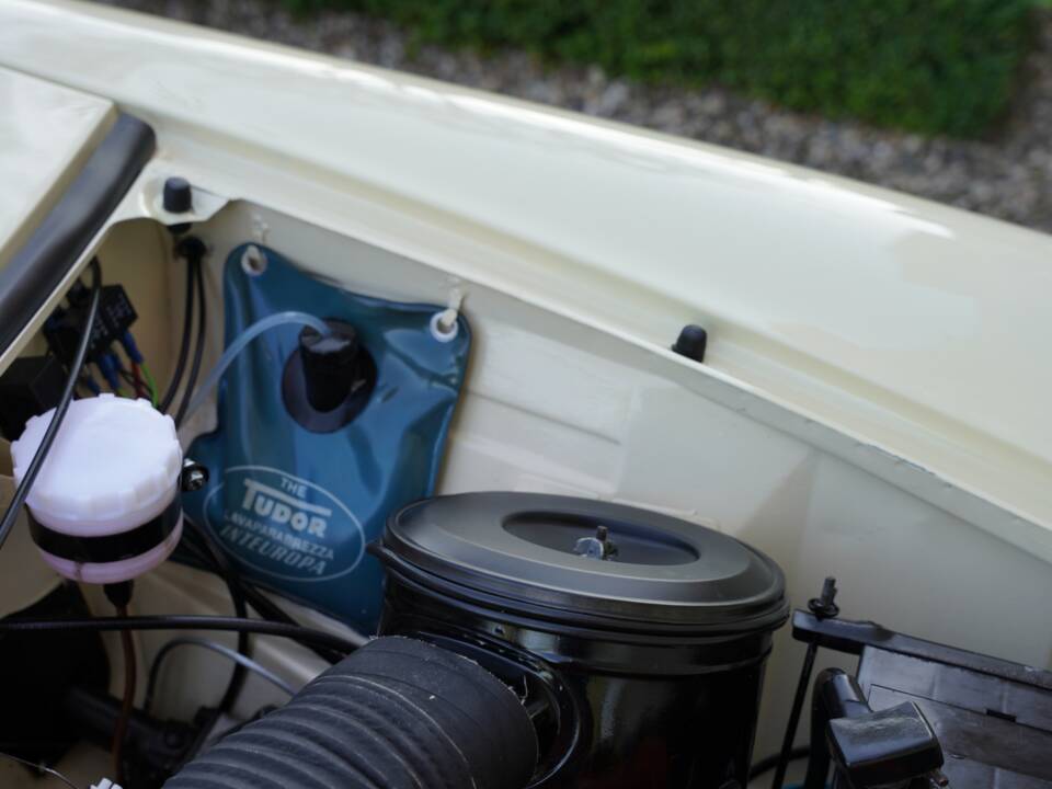 Image 36/50 de Alfa Romeo 1600 Spider Duetto (1967)