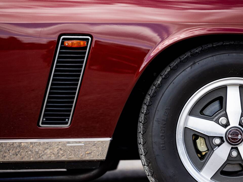 Image 15/50 of Jensen Interceptor MK III (1975)