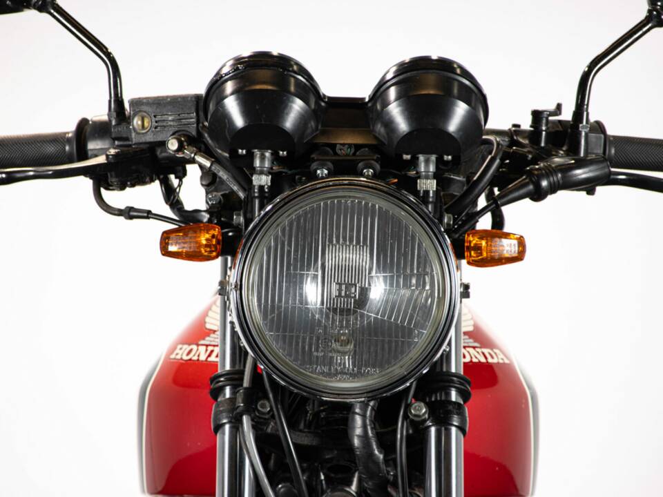 Image 31/50 of Honda CBX 550 F (1982)