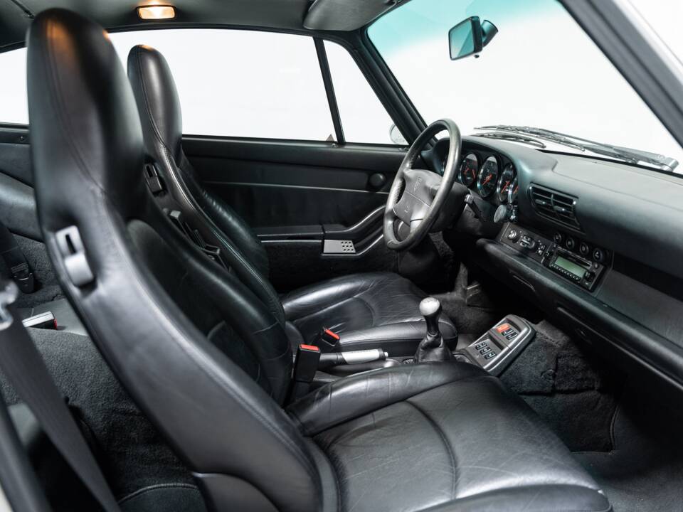 Bild 18/39 von Porsche 911 Carrera 4S (1997)