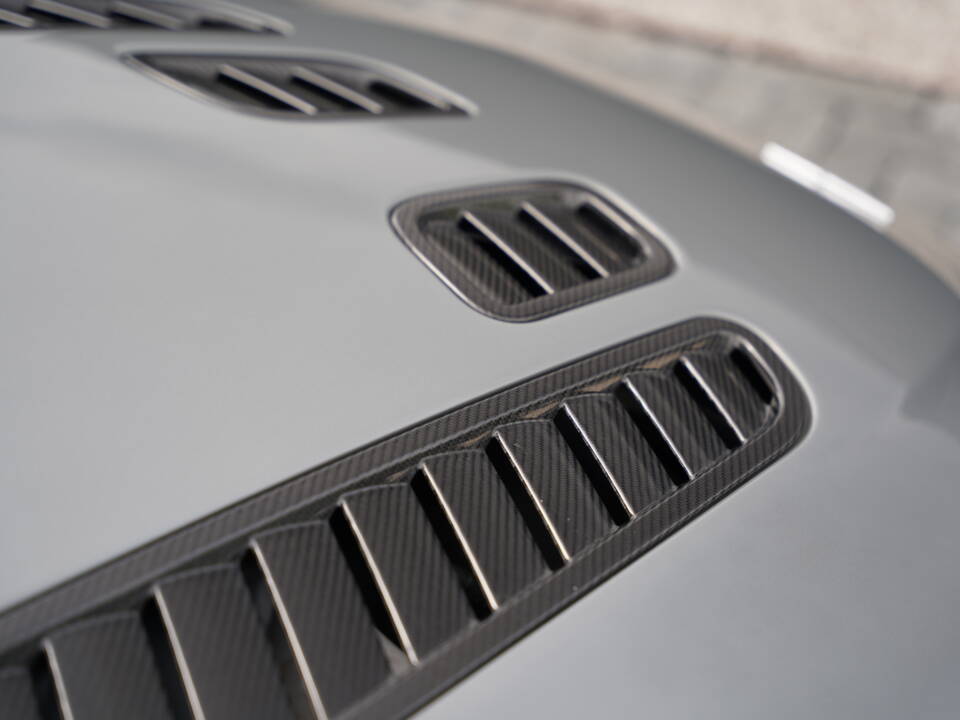 Image 47/50 of Aston Martin V12 Vantage S (2012)