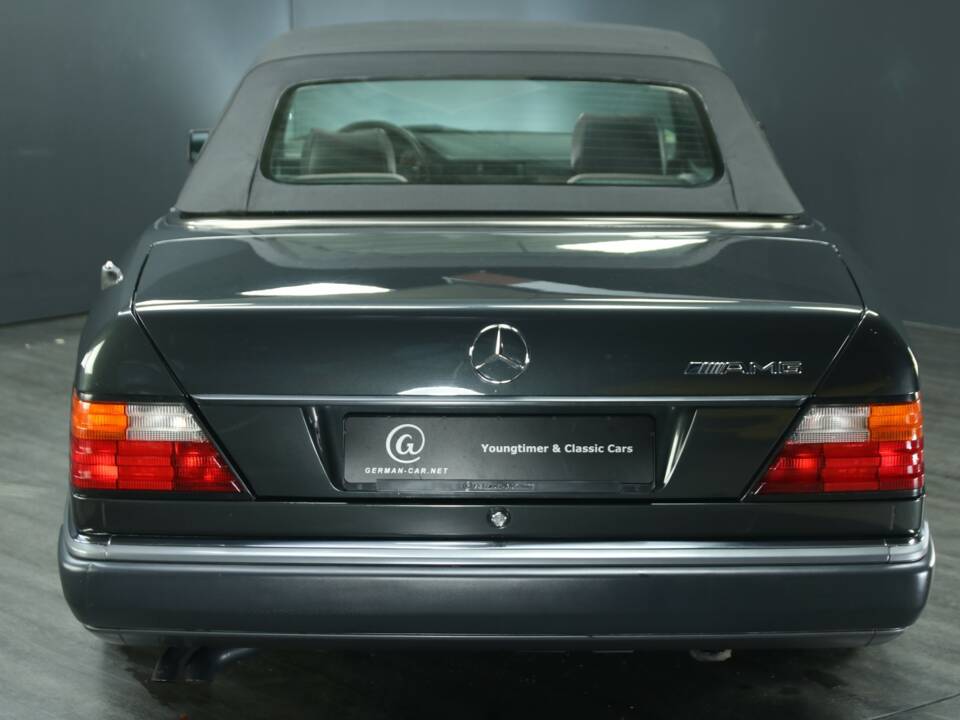 Afbeelding 59/82 van Mercedes-Benz 300 CE-24 3.4 AMG (1993)