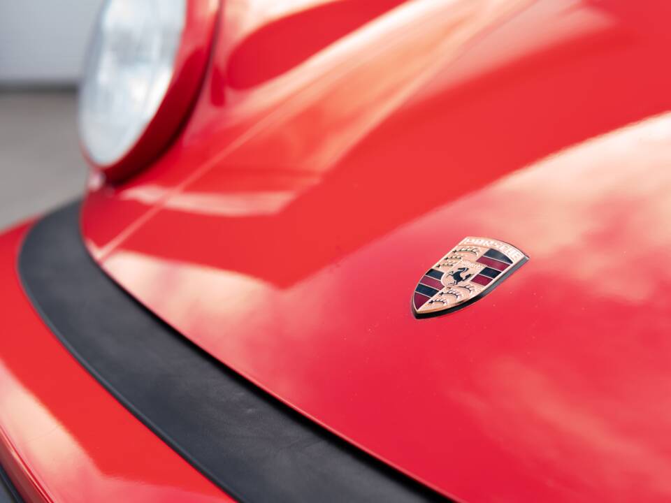 Image 7/29 of Porsche 911 Carrera 3.2 (1989)