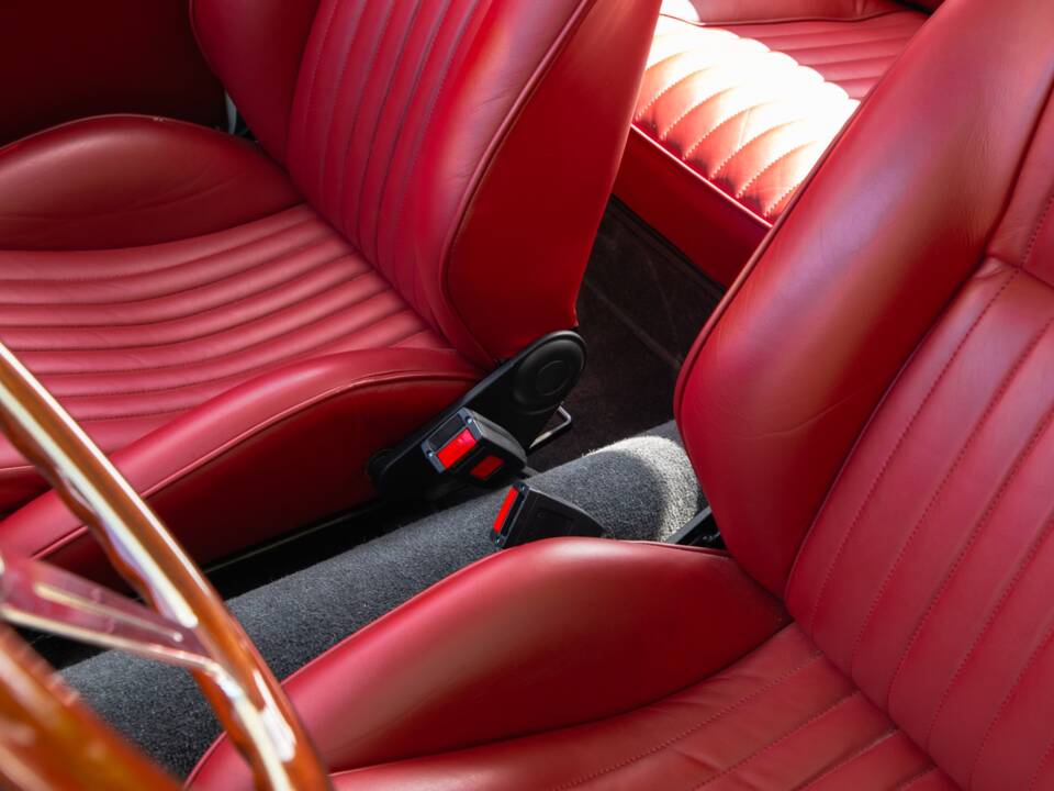Image 17/50 de Alfa Romeo Giulia Nuova Super 1600 (1968)