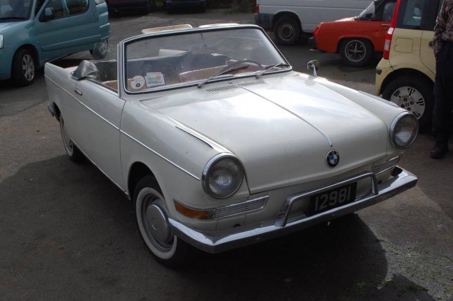 Image 2/17 of BMW 700 Convertible (1962)