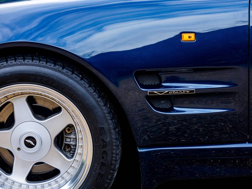 Image 17/50 of Aston Martin Virage Volante (1997)