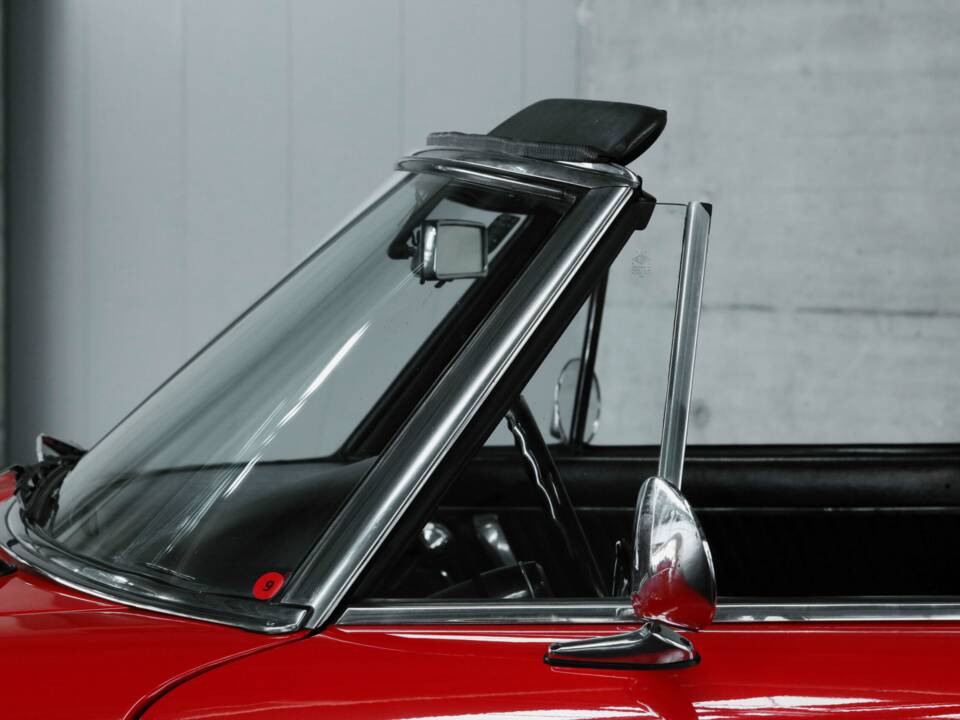 Immagine 46/47 di Alfa Romeo 1300 Spider Junior (1969)