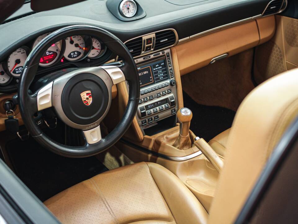 Image 47/48 of Porsche 911 Carrera 4S (2007)