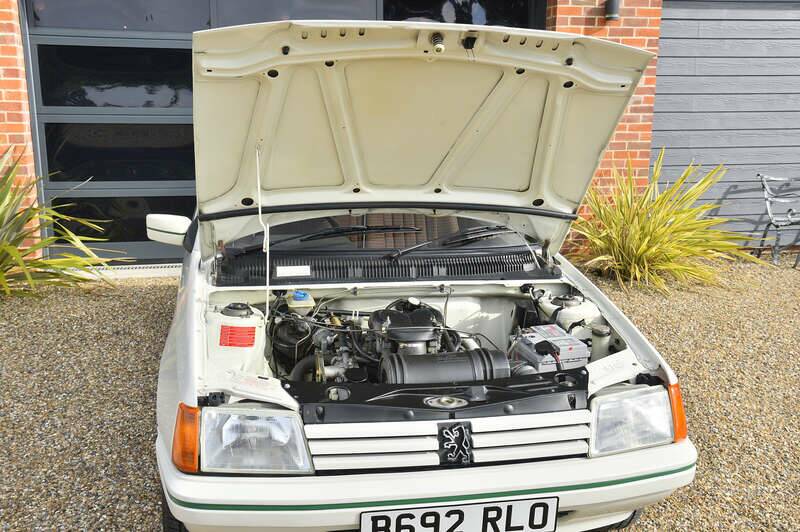 Image 21/35 of Peugeot 205 (1985)