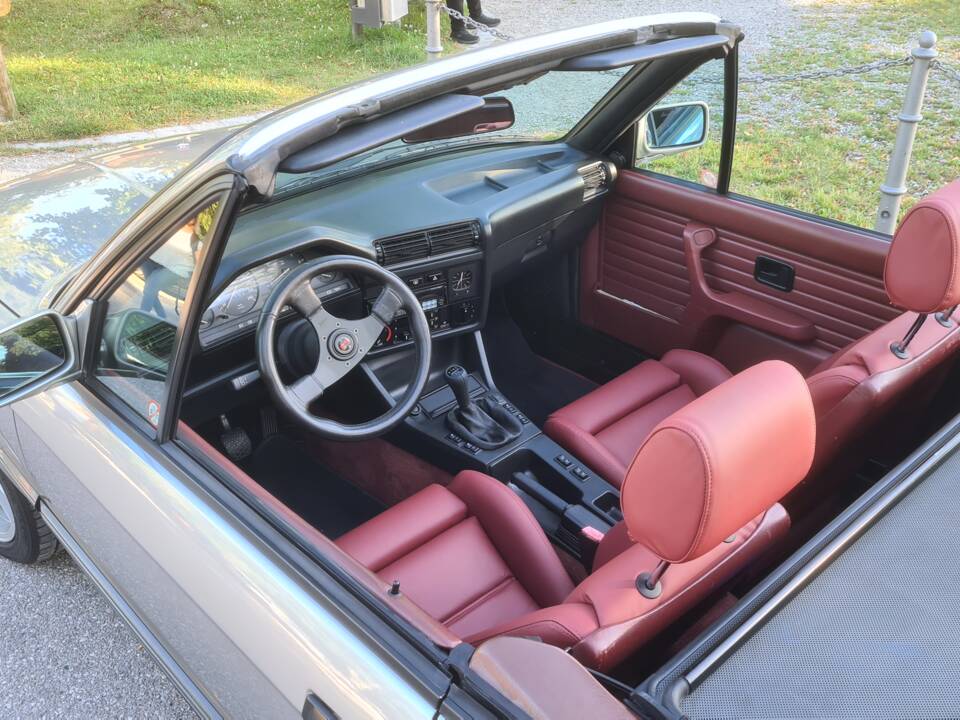 Image 11/18 of BMW 325i (1987)