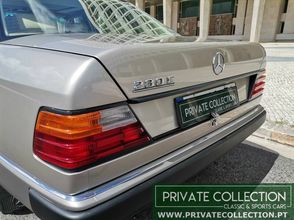 Image 41/98 of Mercedes-Benz 280 E (1992)