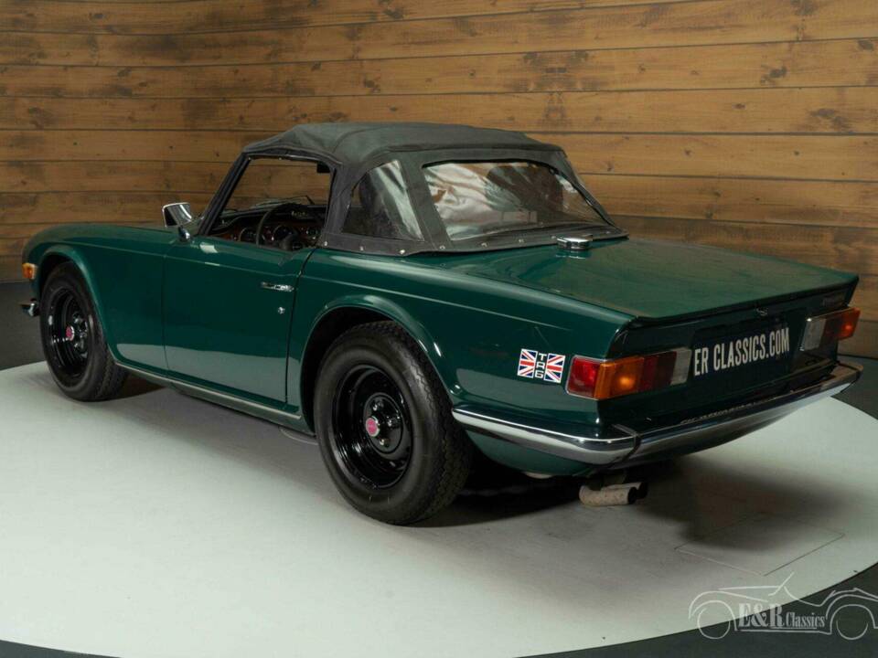 Image 14/19 of Triumph TR 6 (1974)