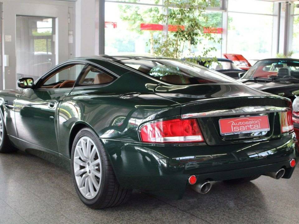 Image 4/15 of Aston Martin V12 Vanquish (2002)