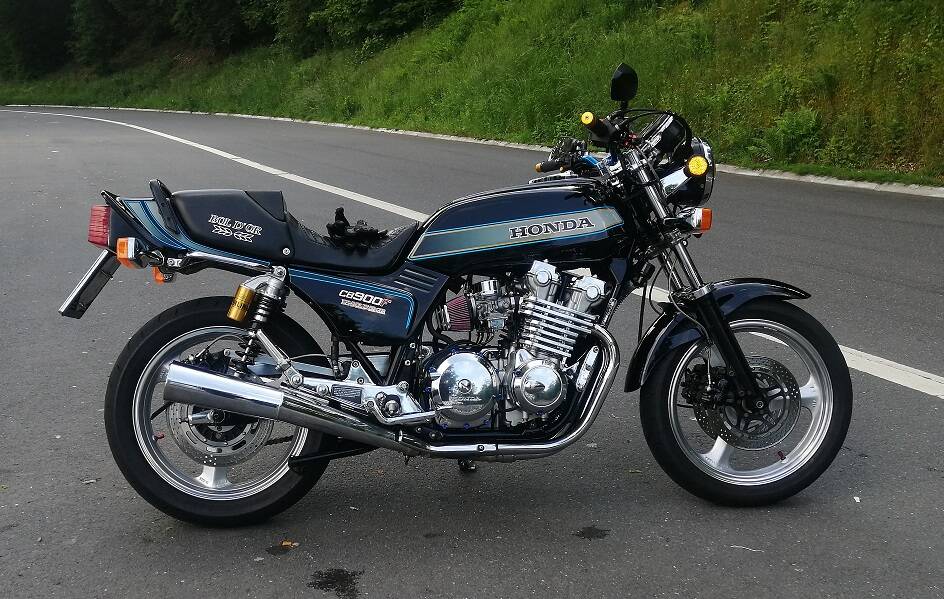 Image 32/54 of Honda CB 900 F Bol d'Or (1979)
