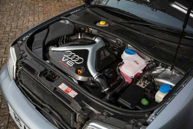 Image 21/50 de Audi RS4 Avant (2001)