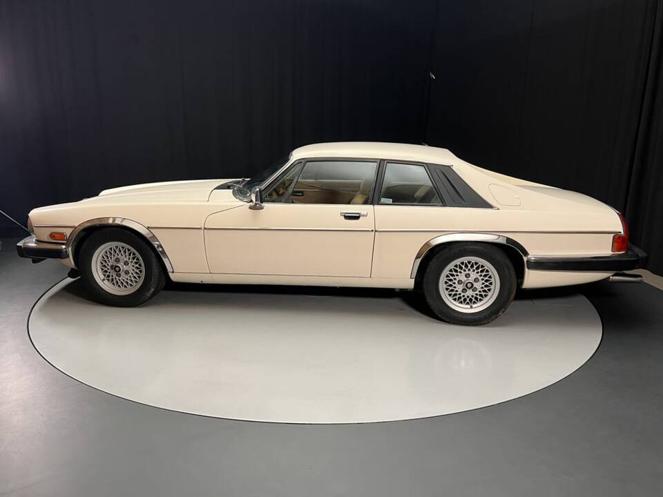 Image 5/8 de Jaguar XJ-S V12 (1987)