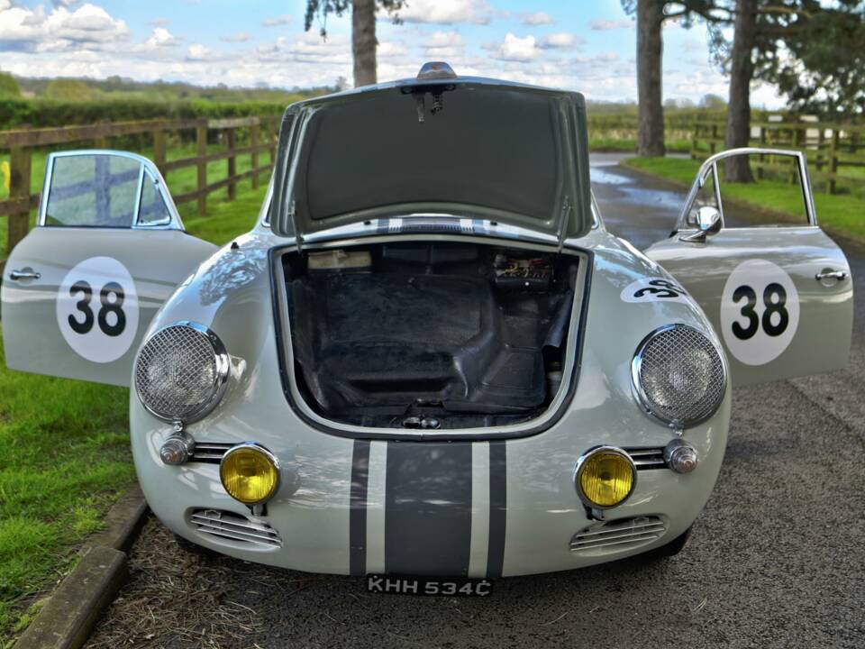 Image 21/50 of Porsche 356 C 1600 (1965)