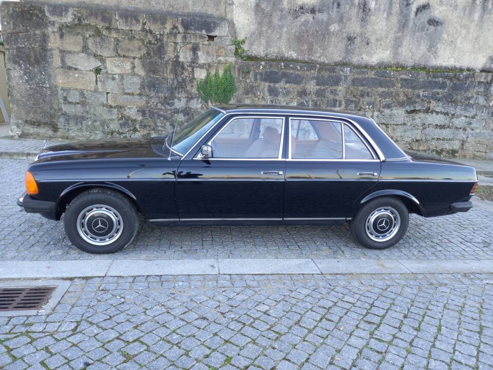 Afbeelding 4/40 van Mercedes-Benz 240 D (1982)