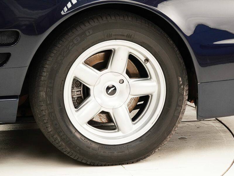 Image 11/15 of Aston Martin Virage Volante (1994)