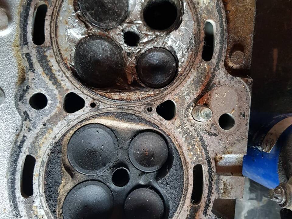 Image 12/15 of Cadillac SRX 4.6 (2006)