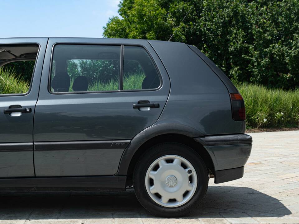 Immagine 19/45 di Volkswagen Golf IV 1.6 (1997)