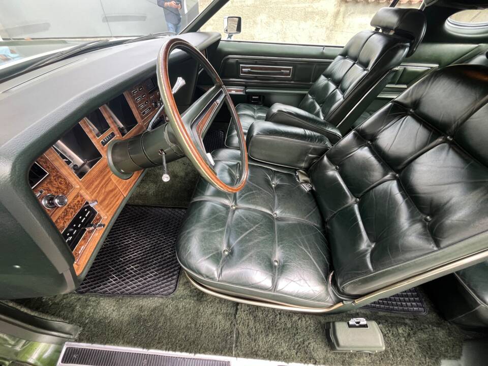 Image 13/20 of Lincoln Continental Mark IV (1973)