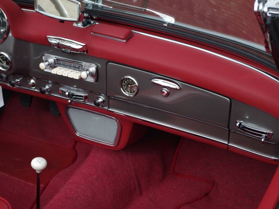 Image 46/50 of Mercedes-Benz 190 SL (1959)