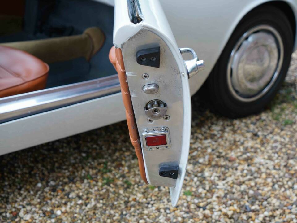 Image 37/50 of Lancia Flaminia GT 2.5 3C Touring (1964)