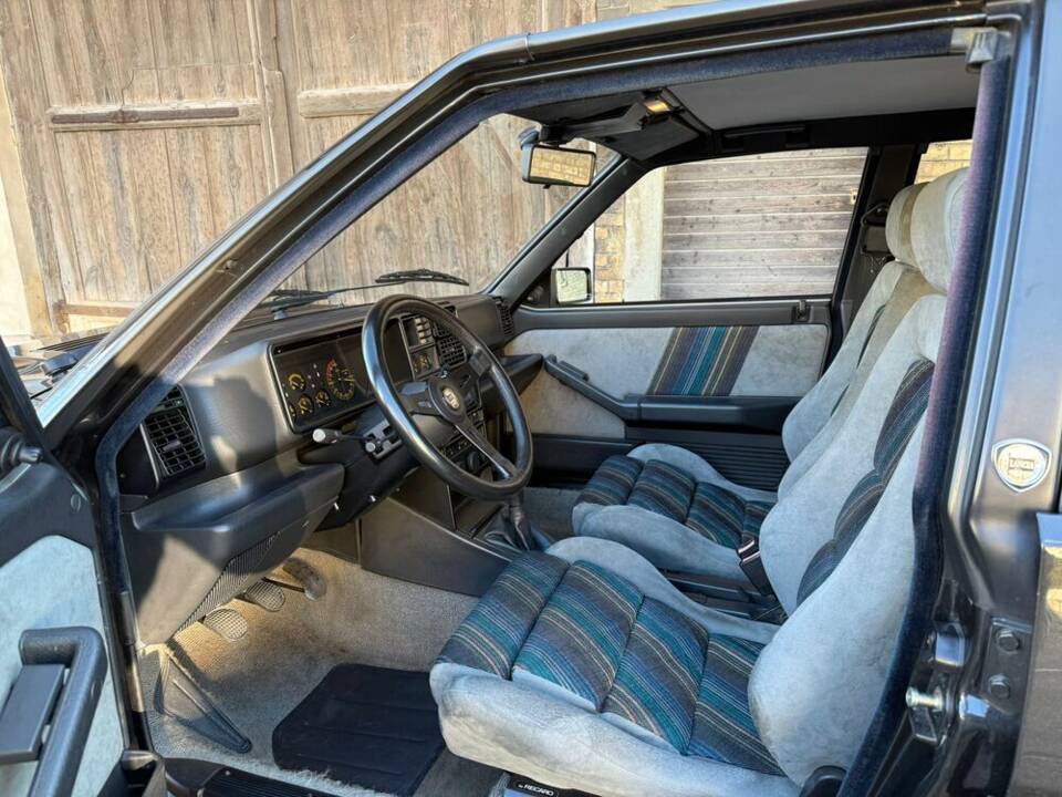 Afbeelding 4/20 van Lancia Delta HF Integrale (1990)