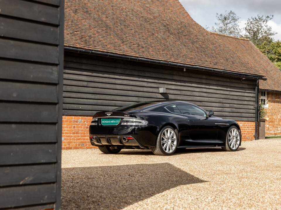 Image 21/77 of Aston Martin DBS (2009)