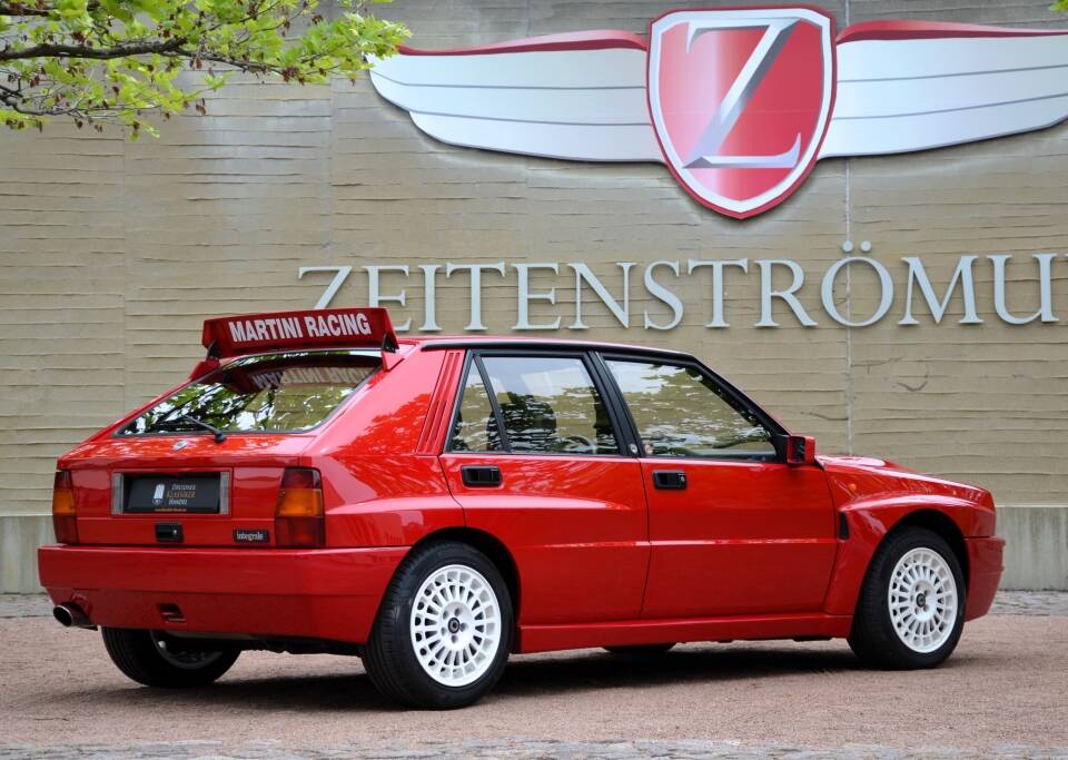 Image 17/19 of Lancia Delta HF Integrale Evoluzione I (1992)