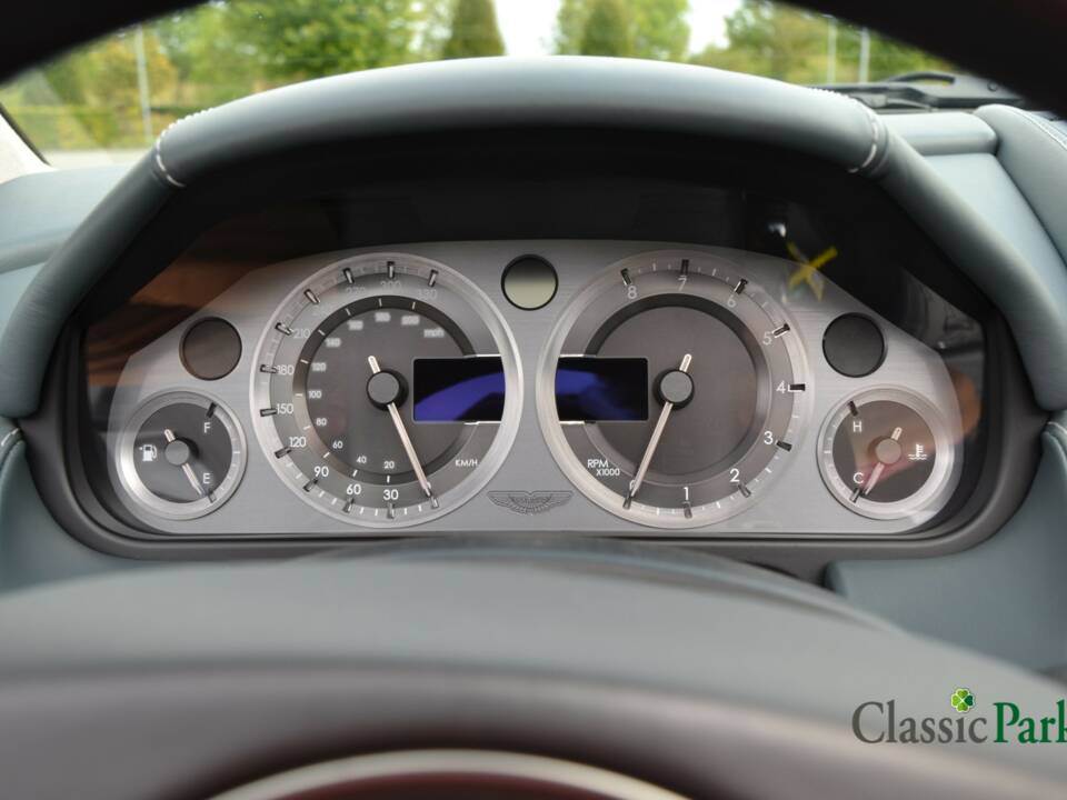 Image 36/50 of Aston Martin V8 Vantage (2007)