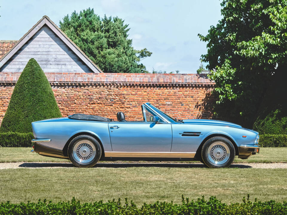 Image 12/22 of Aston Martin V8 Volante (1986)