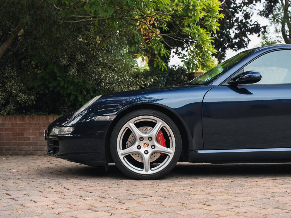 Bild 12/50 von Porsche 911 Carrera S (2005)