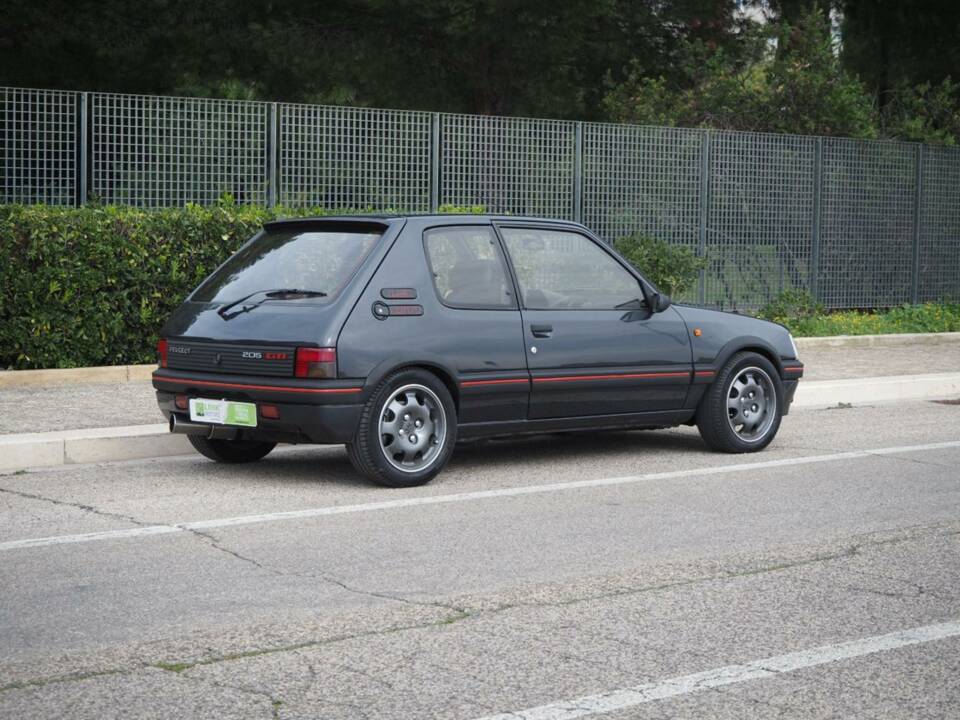 Bild 2/50 von Peugeot 205 GTi 1.9 (1988)