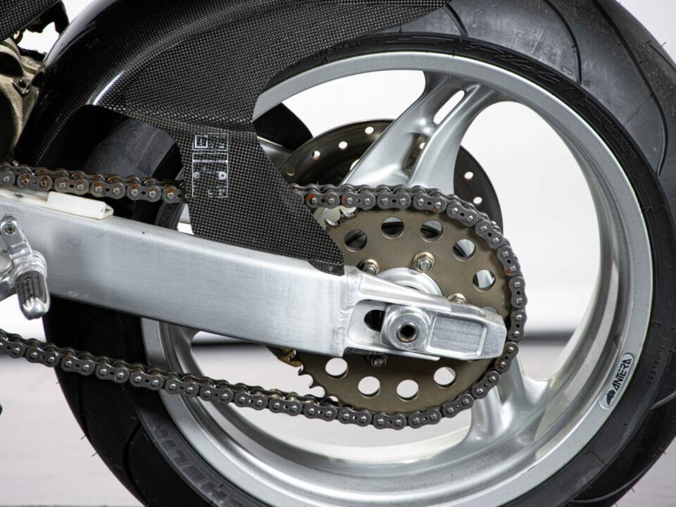 Image 16/50 of Bimota SB6 (1999)