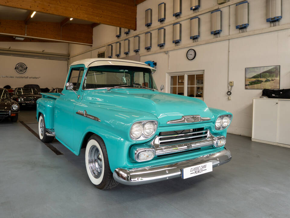 Image 7/38 of Chevrolet Apache Stepside (1958)